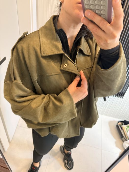 Geaca la fel ca cea de la Zara modelul viral