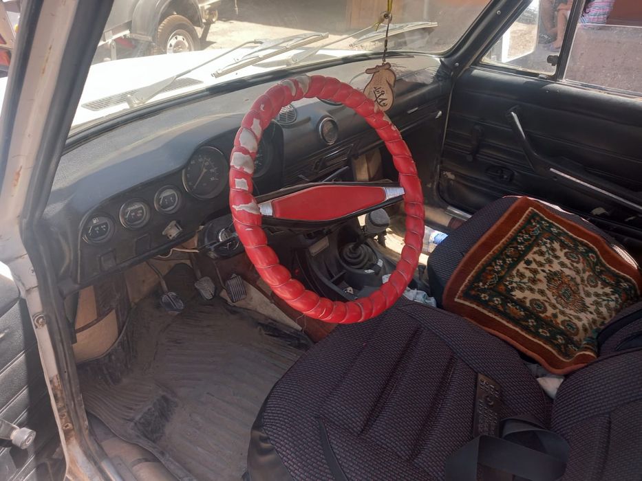 Автомобиль Жигули 2103