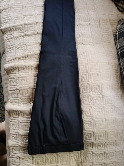 Продам школьный костюм