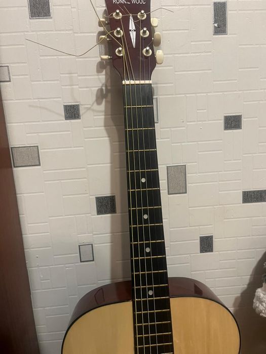 Гитара акустическая