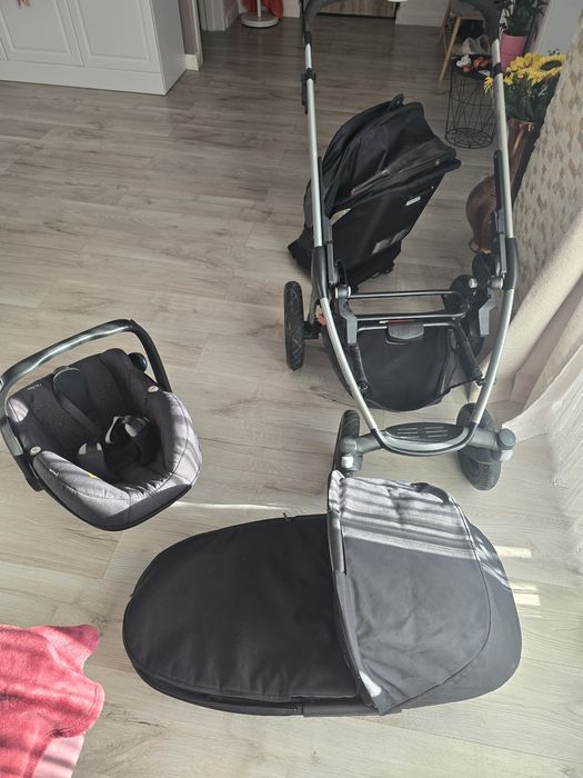 Vand set Maxi-Cosi complet plasa țanțari de ploaie etc