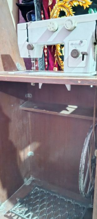 Tikuv mashinasi sotiladi