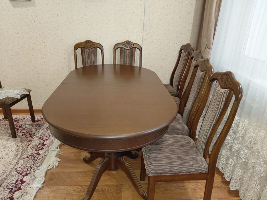 Гостинный стол , либо для кухни