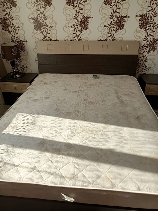 Мебель для спальни. Кровать 160*200, туалетный столик, зеркало