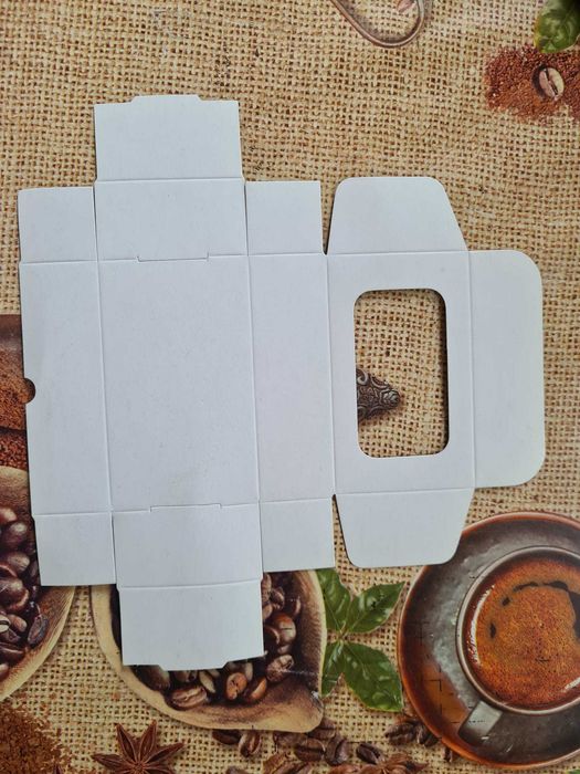 Cutie carton cu fereastra pentru carduri 0,5 lei/buc - Negociabil