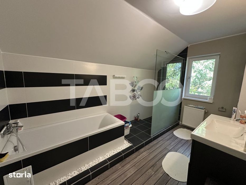 Casa de vacanta moderna Valea Avrigului teren 1108 mp dotari premium