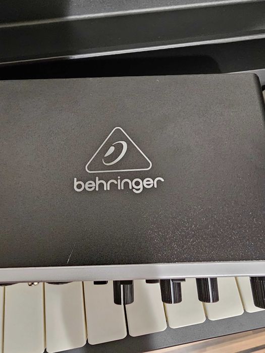 Interfață audio Behringer UMC202hd