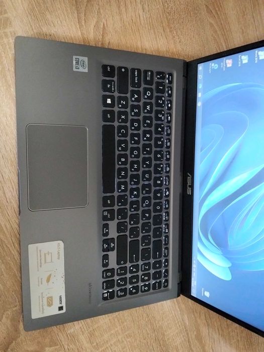 Ноутбук Asus Core i3/8/256 Ssd M2 сатылады