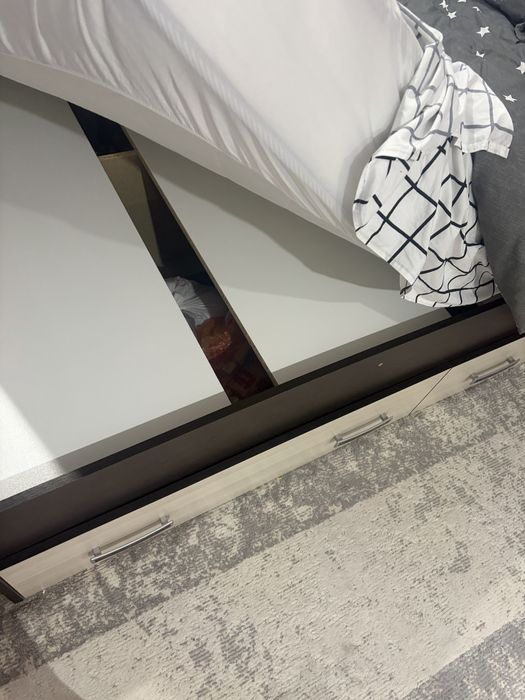 Кровать двухспальная