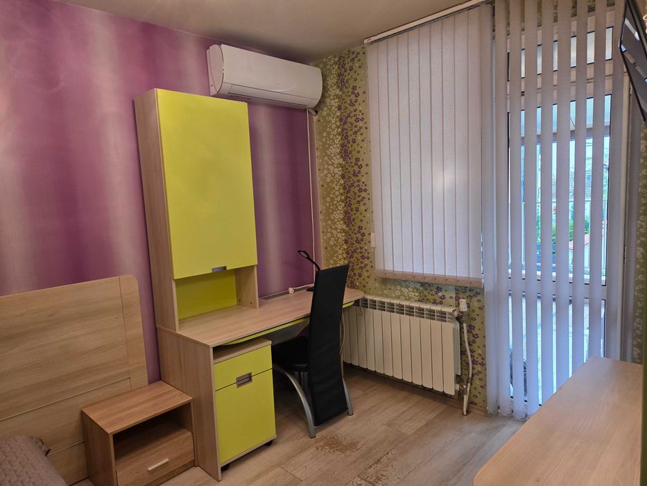 Продава се Тристаен апартамент в Плевен, Идеален център - 82 кв.м за 2244 €/кв.м - Снимка #3