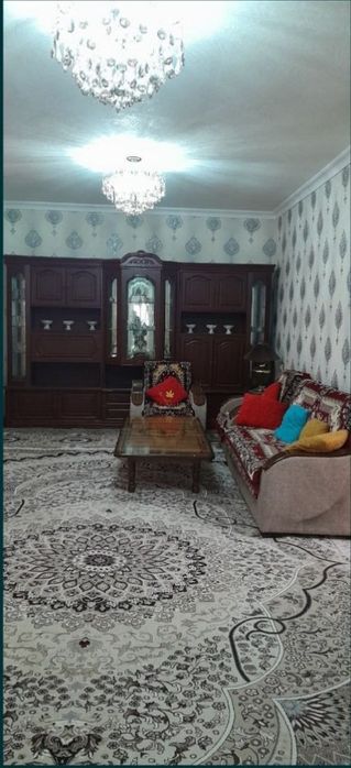 Guliston ko'chadan hovli sotiladi