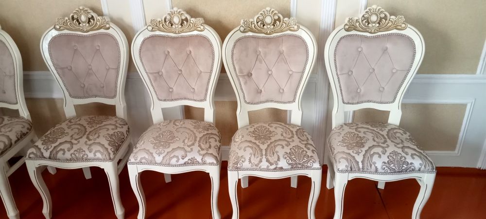 Стол Стулья для гостиной