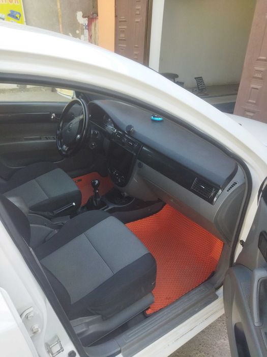 Lasetti 1.8 mexanika sotilad