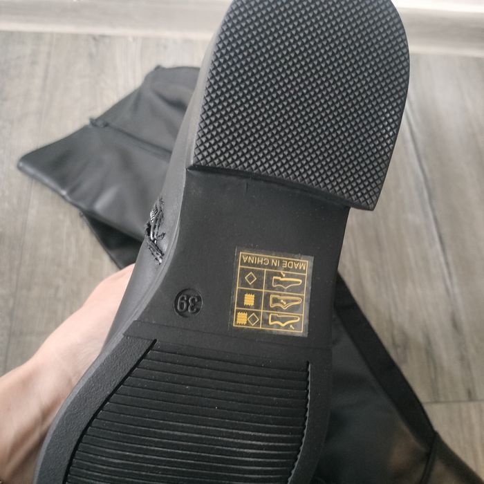 Cizme noi, 38, noi