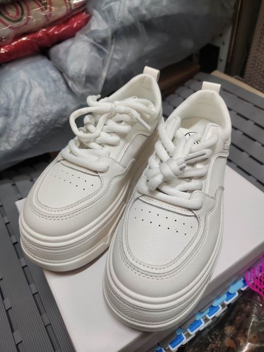 Продавам чисто нови маратомнки