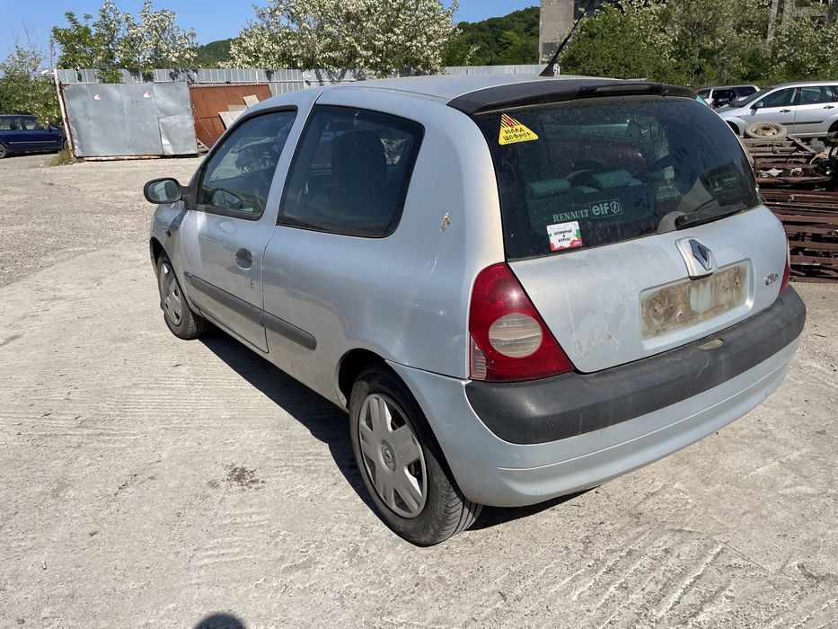 Renault Clio 1.2 16v 75hp 2002 На Части