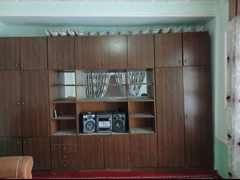 Стенки "сотилади"