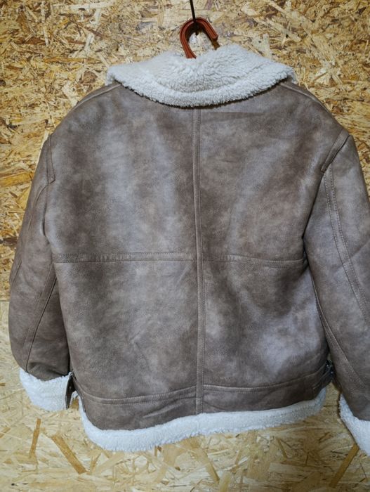 Продам женскую куртку авиатор