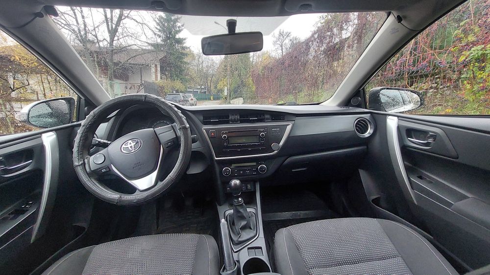 Продавам Тойота Аурис 1.4 d4d