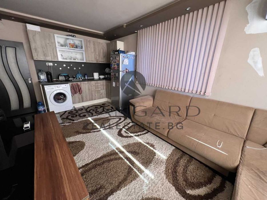 оф.22062 Етаж от къща + сутерен / Прослав