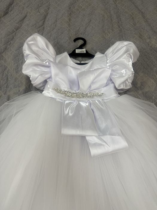 Продам белое  красивое платье