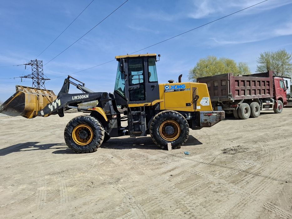 погрузчик фронтальная XCMG