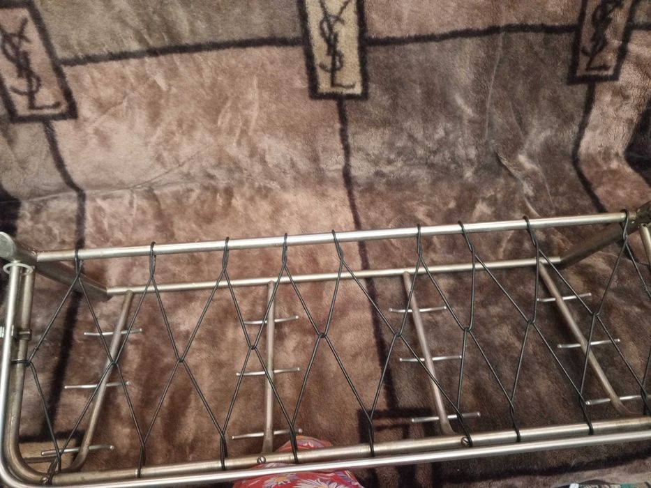 Продам вешалку в прихожую