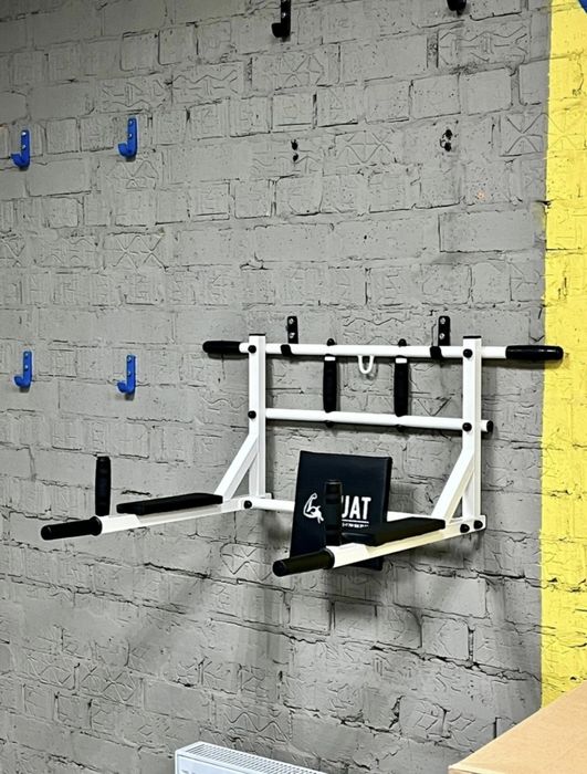 Турник 3 в 1 + груша для бокса белый