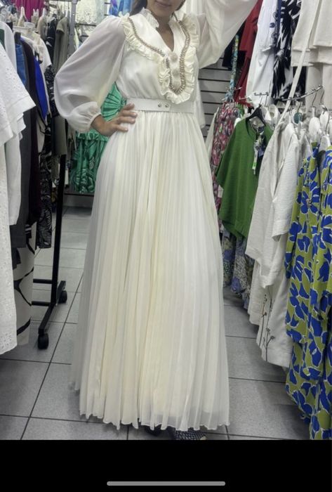 Платье нарядное белое