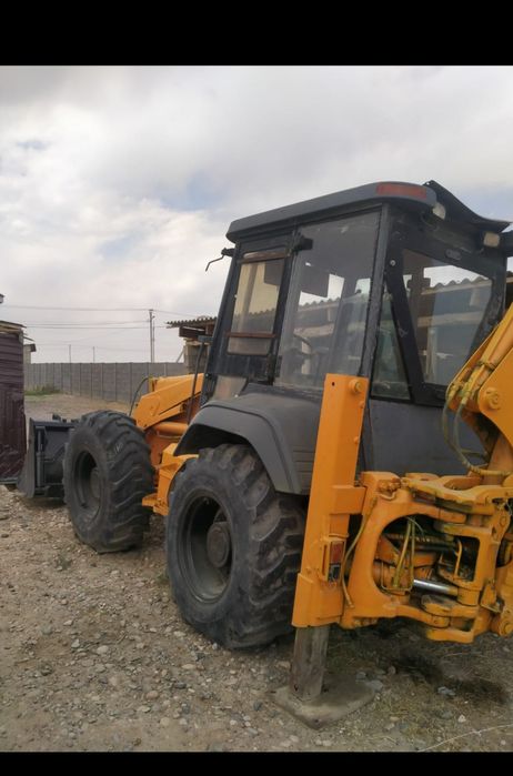 Экскаватор погрузчик 3/1 Case