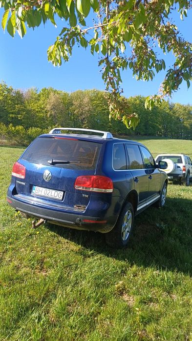 Vând Volkswagen Touareg 2.5 disel