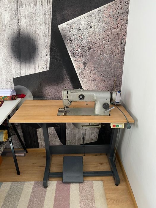 Masina de cusut CUGIR