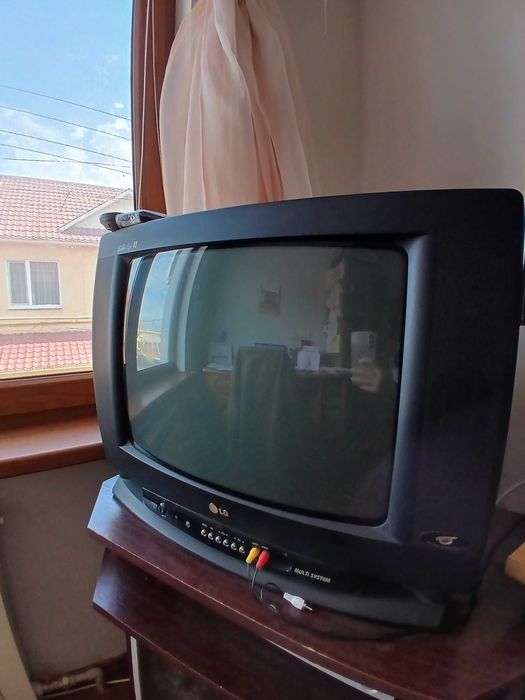 Телевизор daewoo и LG