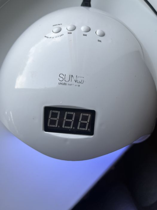 Продам лампу для ногтей