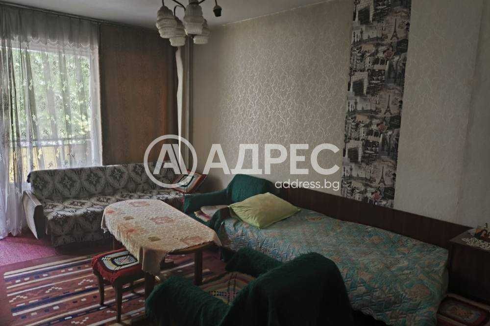 Двустаен   апартамент в централната част на  ж.к. "Орел"! - снимка 2