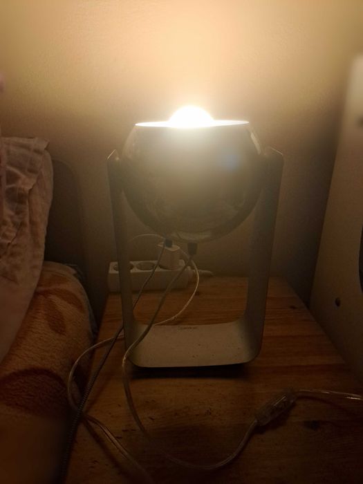Lampă Massive E27 – 60W – 230V – funcționează impecabil