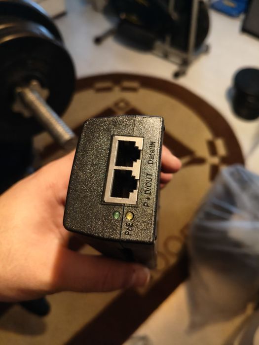 Adaptor power over Ethernet