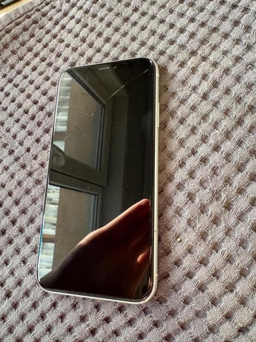 Продам Iphone XR