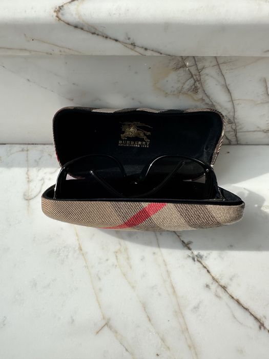 Стилни оригинални черни дамски очила Burberry промо цена