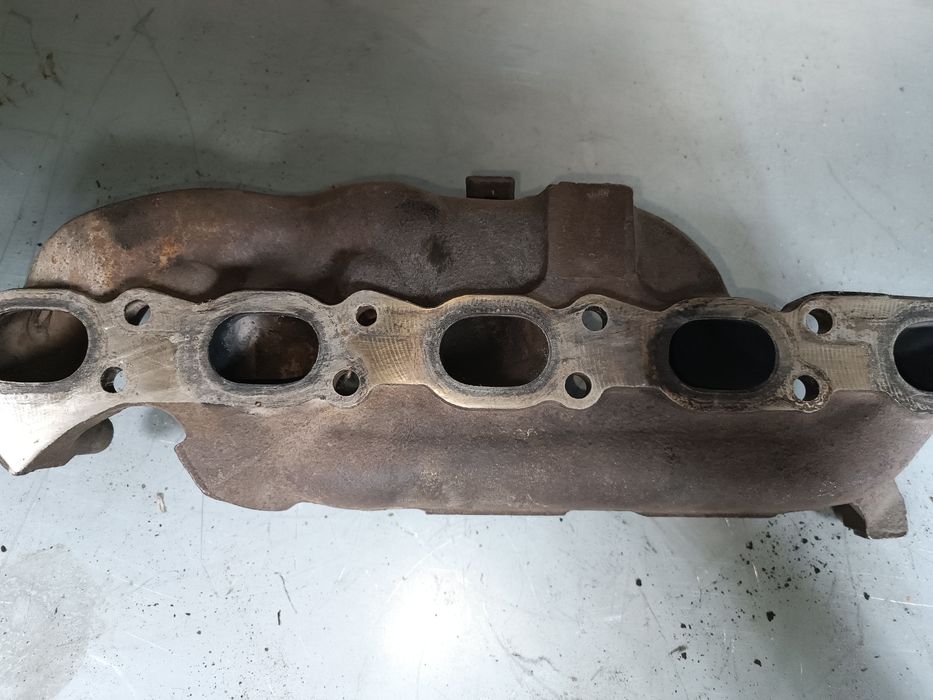 Колектор за Volvo XC70, 2.4T, 2001г.