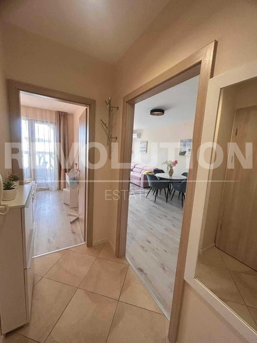 Дава се под наем Двустаен апартамент в Варна, Център - 75 кв.м за 648.21 € - Снимка #7