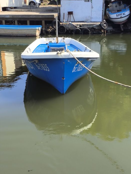 Лодка от стъкломат