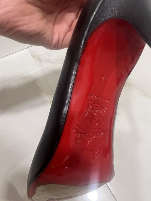 Обувки Louboutin