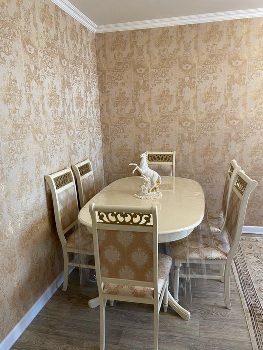 Продается набор стульев со столом