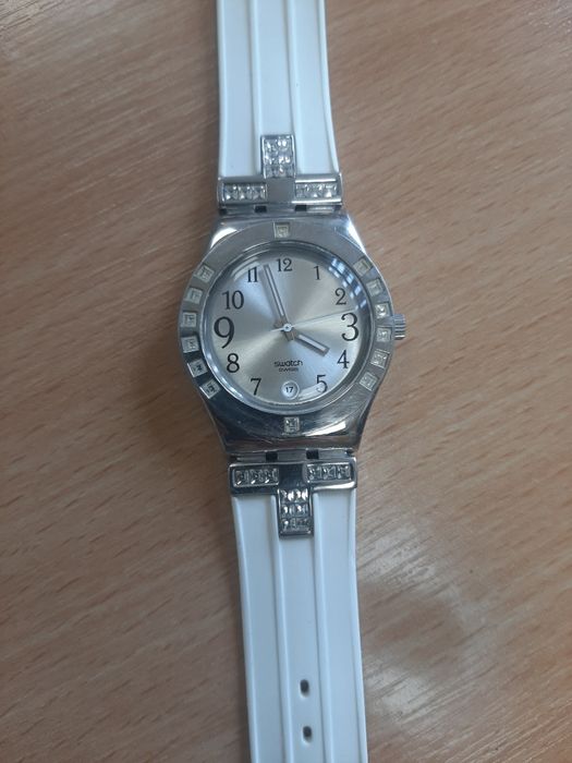 Ceas de damă Swatch Irony (Swiss Made) – Carcasă inox, detalii cristale

 Swiss Mad