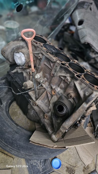 Продам матор ауди 2.3