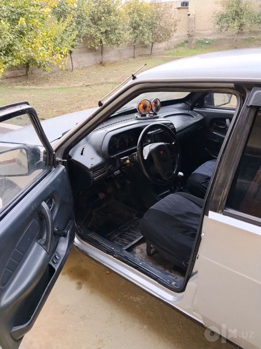 Lada vaz 21099 sotiladi