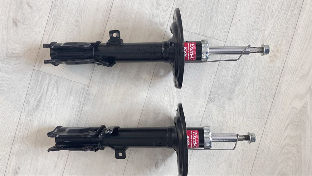 Задние амортизаторы (стойки) тойота камри 40