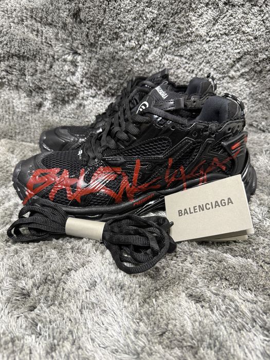 Balenciaga Runner Graffiti Black/Red