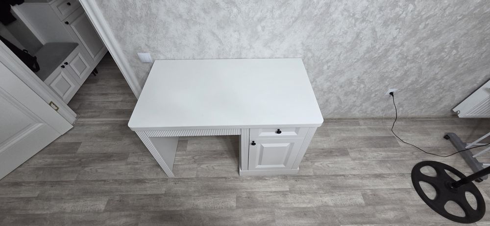 Продам стол б/у.